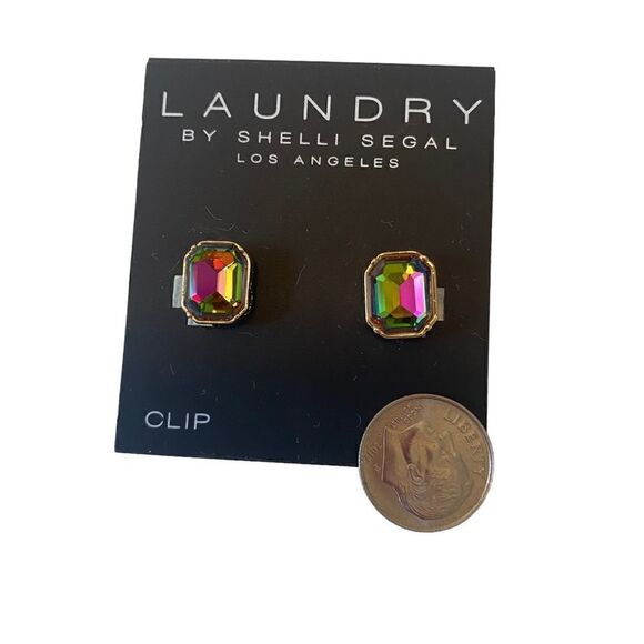Beautiful Rectangular Iridescent Clip Earrings. - Picture 6 of 6